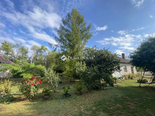 Eladó ház Besnyő 100 nm