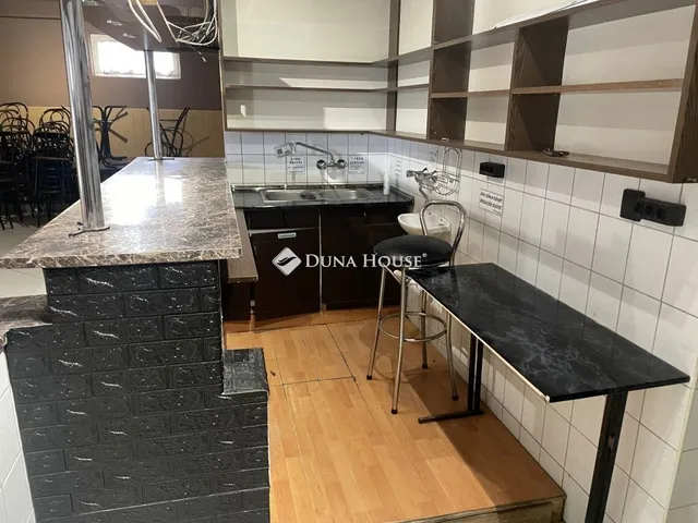 Eladó ház Ráckeresztúr 250 nm