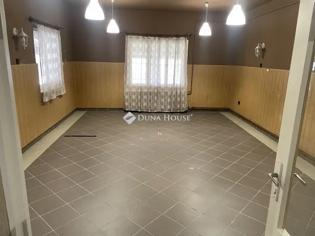 Eladó ház Ráckeresztúr 250 nm