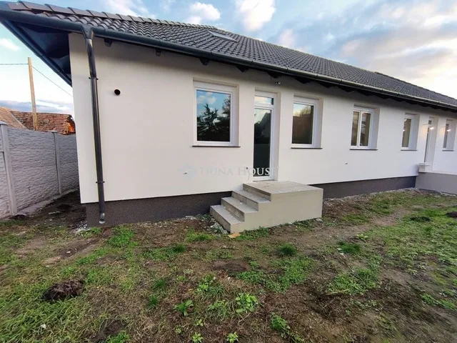 Eladó ház Monor 40 nm