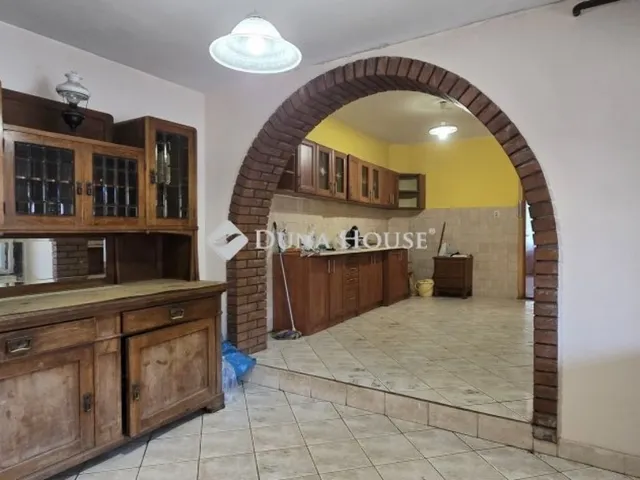 Eladó ház Előszállás 240 nm