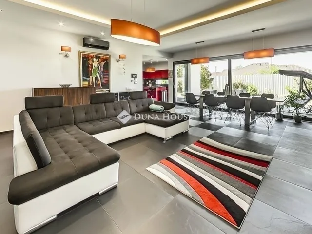 Eladó ház Dabas 270 nm