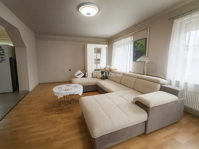 Eladó ház Tápiószecső 215 nm