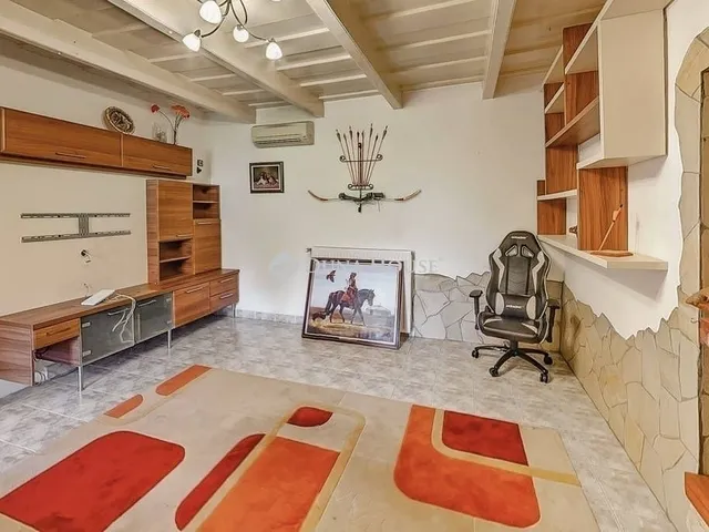 Eladó ház Mende 170 nm