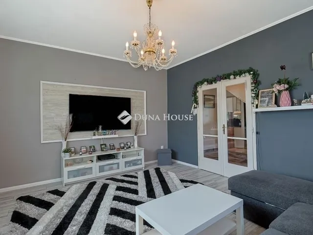 Eladó ház Budapest XVI. kerület, Árpádföld 175 nm