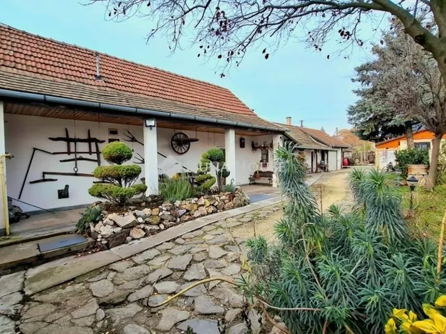 Eladó ház Dunavecse 95 nm