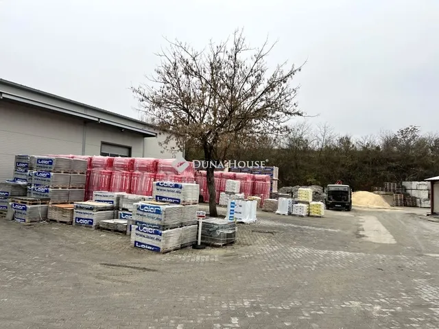 Eladó kereskedelmi és ipari ingatlan Budapest XVI. kerület, Sashalom 600 nm