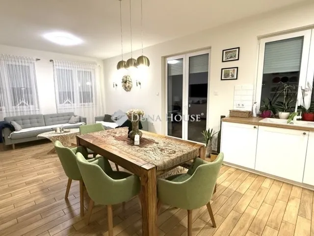 Eladó ház Üllő 112 nm