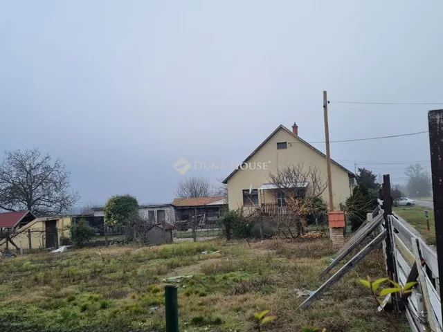 Eladó telek Iváncsa 2438 nm