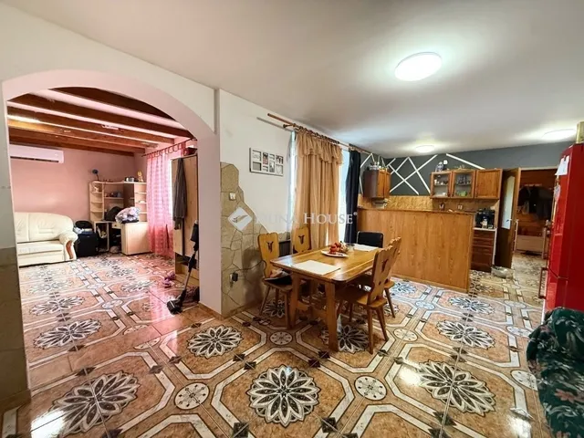 Eladó ház Besnyő 93 nm