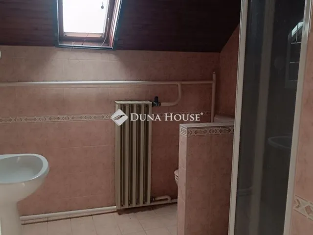 Eladó ház Szentmártonkáta 222 nm