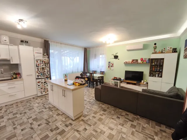 Eladó lakás Dunaújváros 102 nm