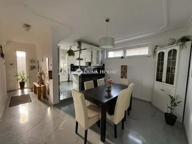 Eladó ház Inárcs 293 nm