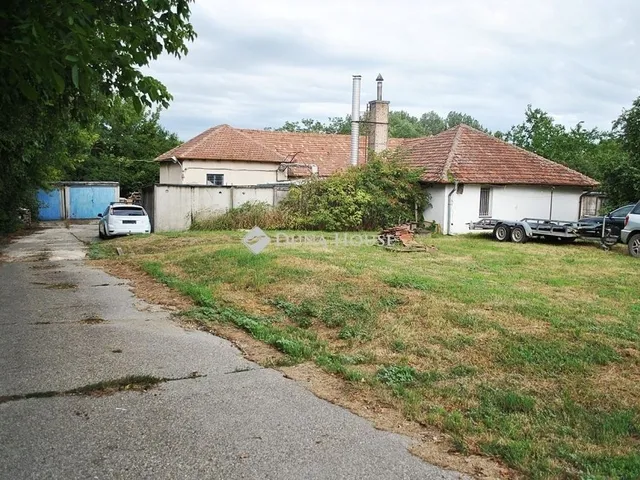 Eladó kereskedelmi és ipari ingatlan Maglód 6 nm