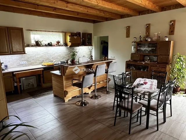 Eladó ház Sárbogárd 183 nm