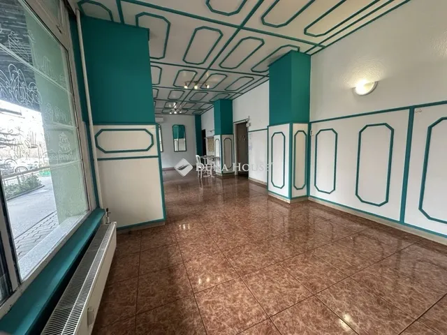 Eladó kereskedelmi és ipari ingatlan Dunaújváros 82 nm