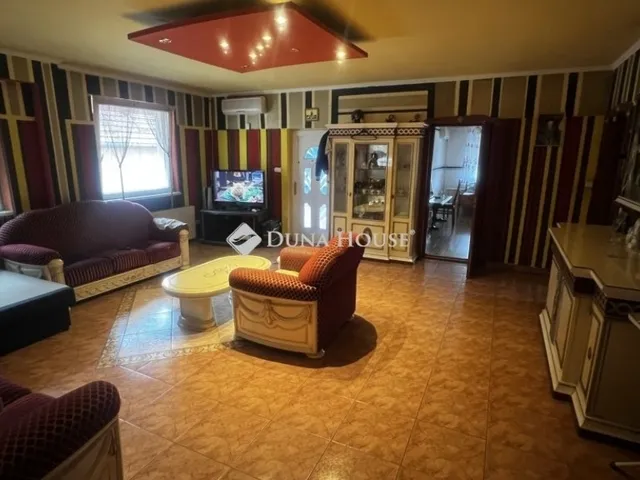 Eladó ház Dunaújváros 250 nm