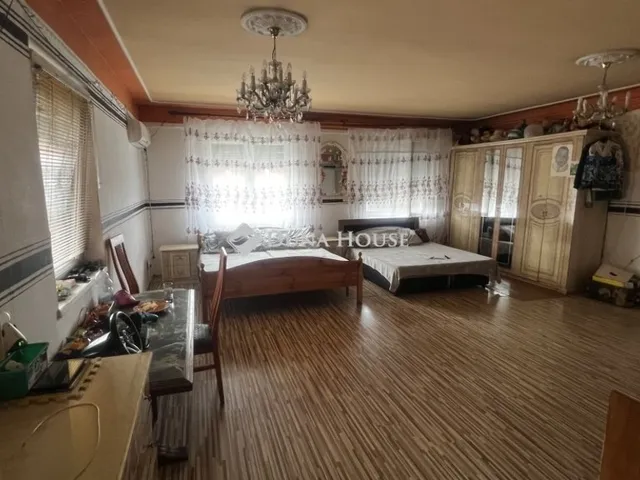 Eladó ház Dunaújváros 250 nm