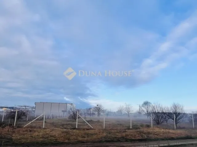 Eladó kereskedelmi és ipari ingatlan Maglód 3013 nm