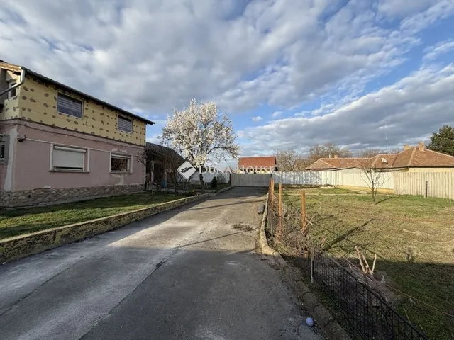 Eladó ház Tápiószecső 240 nm