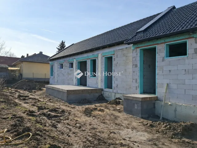 Eladó ház Mende 127 nm