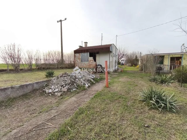 Eladó üdülő és hétvégi ház Kisapostag 38 nm
