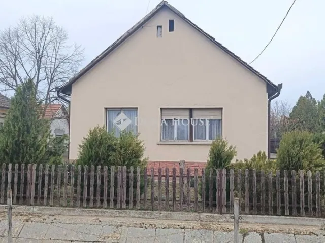 Eladó ház Szentmártonkáta 150 nm