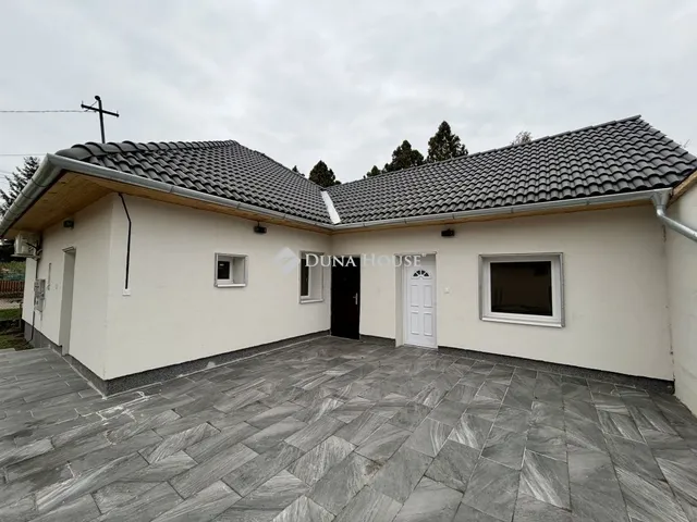 Eladó ház Előszállás 77 nm