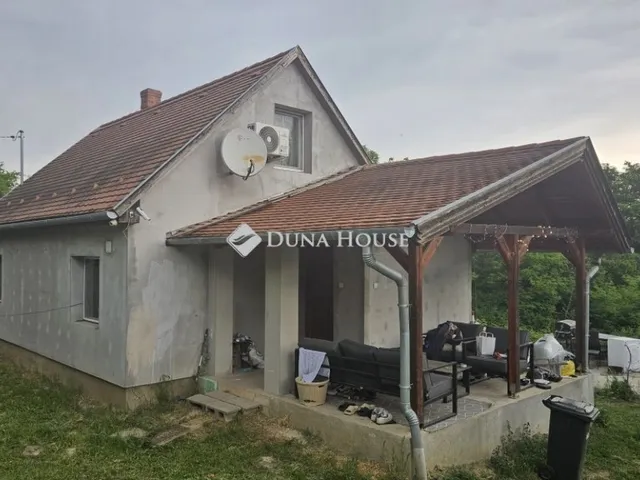 Eladó ház Baracs 90 nm