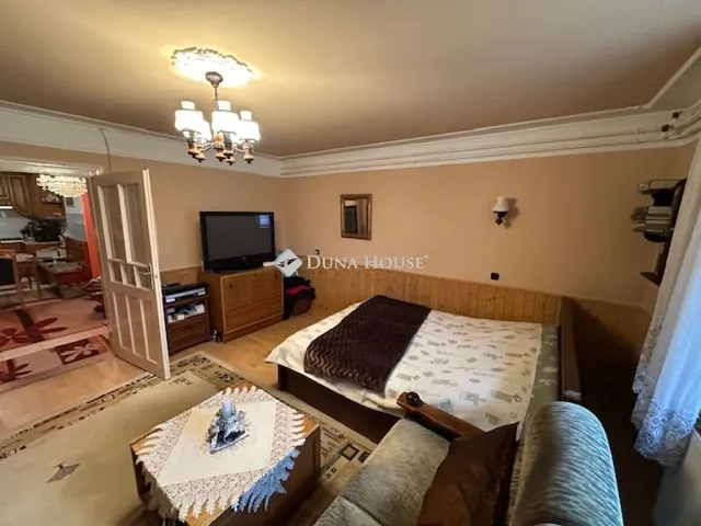 Eladó ház Előszállás 238 nm