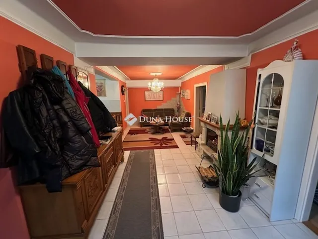 Eladó ház Előszállás 238 nm