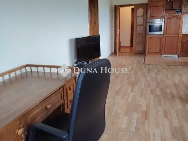 Eladó lakás Dunaújváros 110 nm
