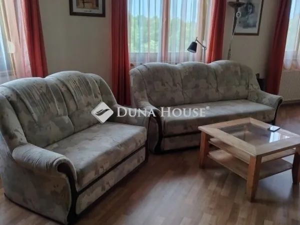 Eladó lakás Dunaújváros, Újtelep 110 nm