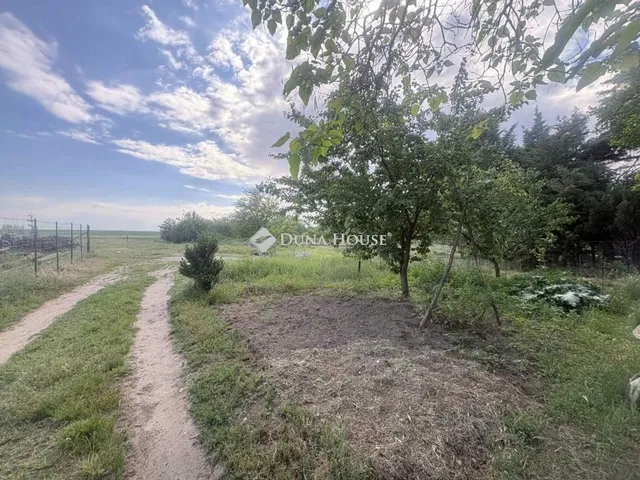 Eladó telek Gyömrő 1360 nm