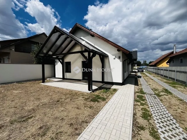 Eladó ház Tápiószecső 102 nm