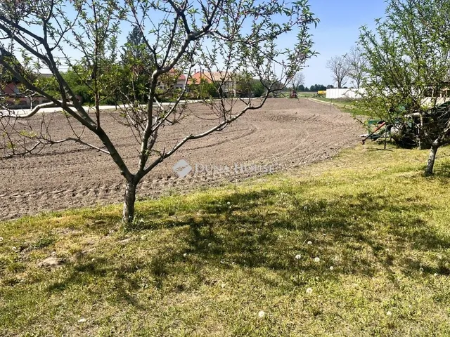 Eladó telek Bugyi 2439 nm