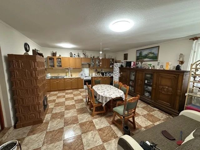 Eladó ház Örkény 185 nm