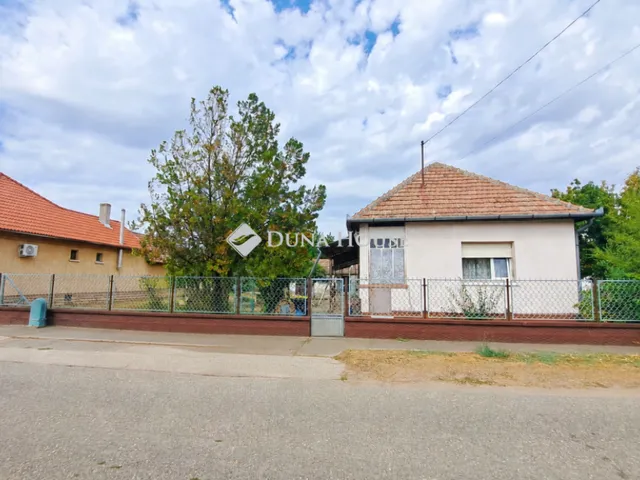 Eladó ház Tápiószecső 81 nm