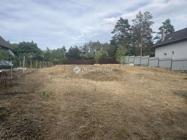 Eladó telek Isaszeg 800 nm