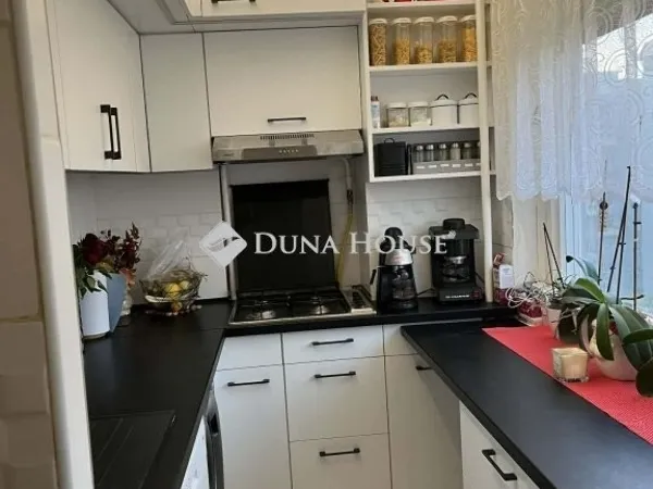 Eladó lakás Dunaújváros 52 nm