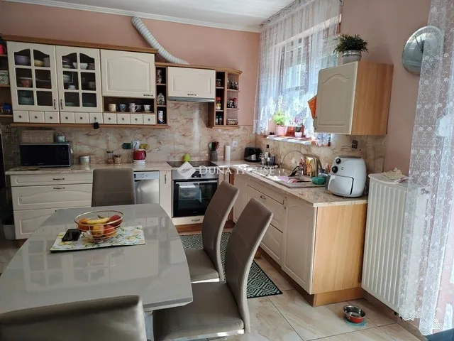 Eladó lakás Székesfehérvár 115 nm
