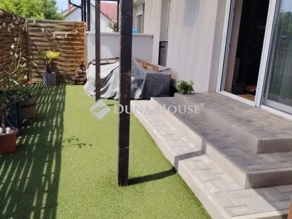 Eladó lakás Szabadbattyán 68 nm