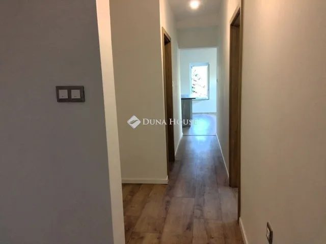 Eladó lakás Velence 90 nm