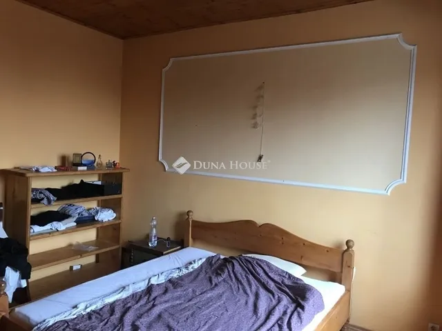 Eladó ház Nagyvenyim 382 nm