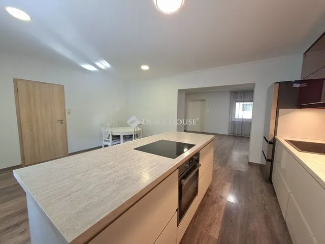 Eladó ház Pákozd 199 nm