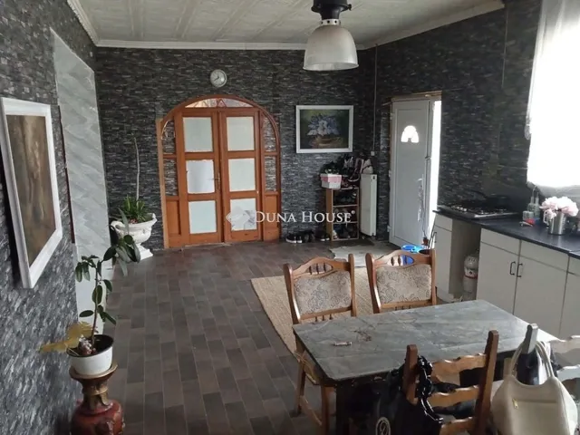 Eladó ház Dunaújváros 150 nm