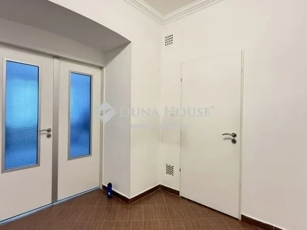 Eladó kereskedelmi és ipari ingatlan Budapest VI. kerület 114 nm