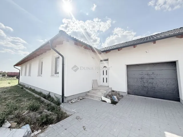 Eladó ház Szigetcsép 134 nm