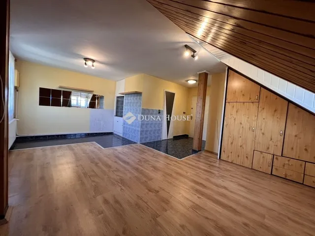 Eladó lakás Ercsi 110 nm