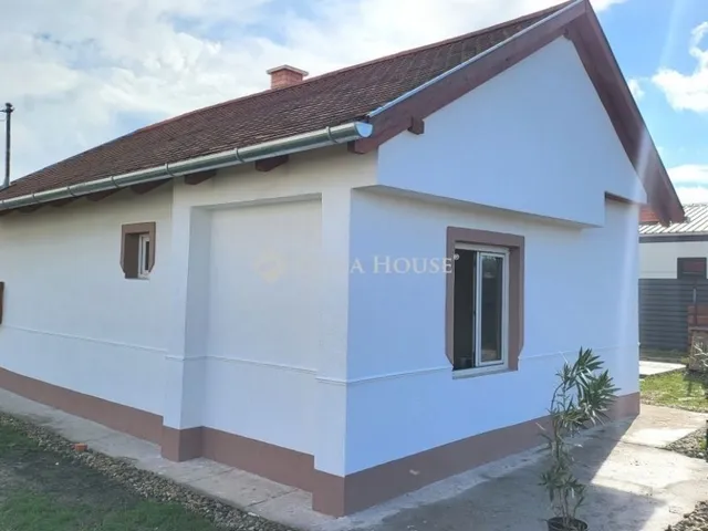 Eladó ház Érd 30 nm